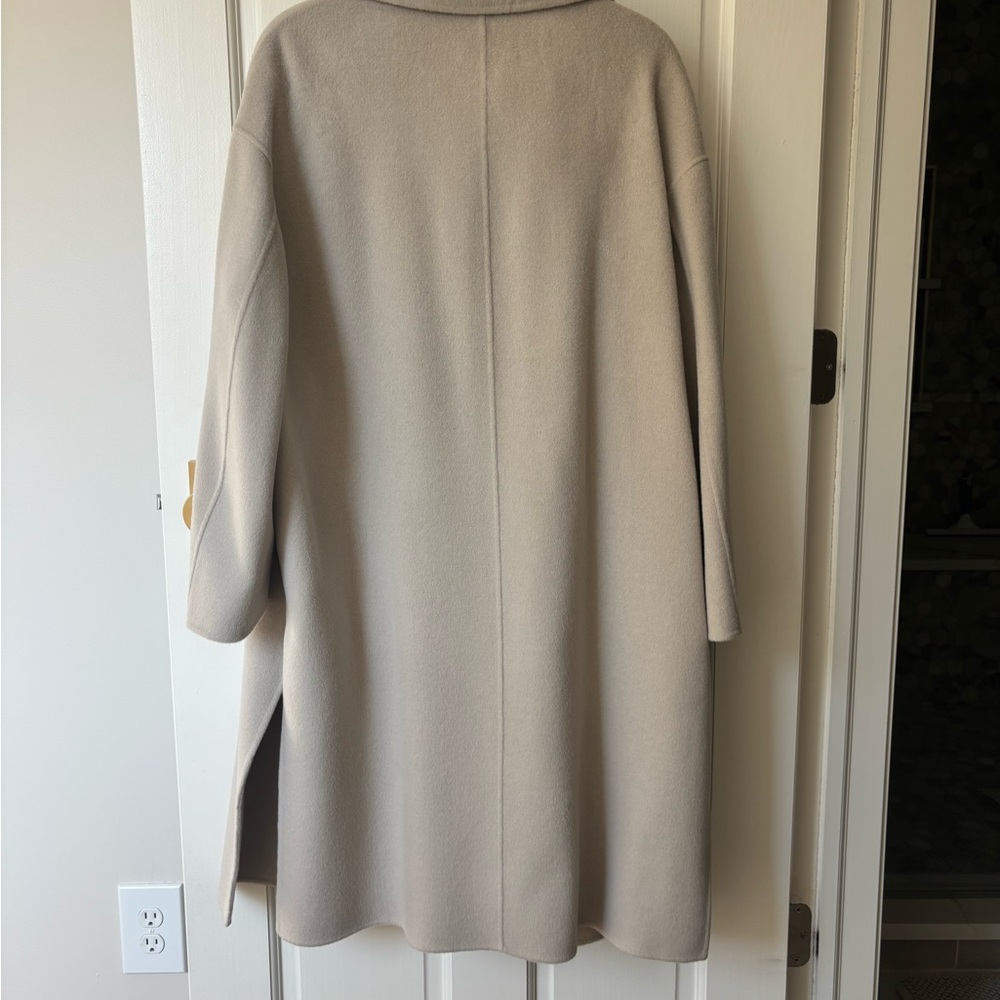 MaxMara Soft Bone/Ecru/greige Wool Coat. - Picture 3 of 12